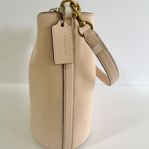 Coach - Willow Soft Bucket Bag in Blush - Picture 6 of 12